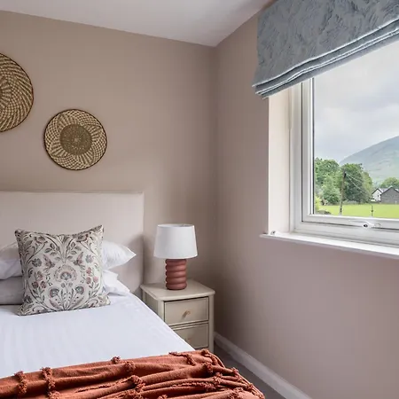 Oakbank-central * Grasmere