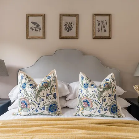 Oakbank-central Grasmere