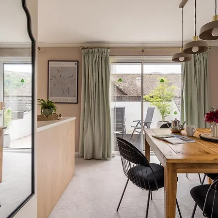 Oakbank-central * Grasmere